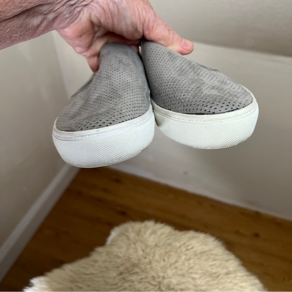 STEVE MADDEN GEENA Flocked Fabric looks like suede upper. Size 7 - Picture 5 of 6